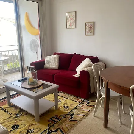 3 Near The Beaches Appartement